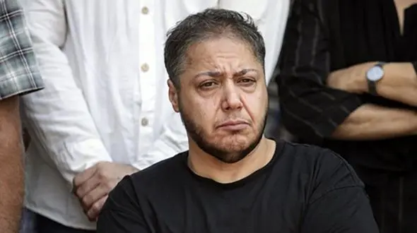 مازیار لرستانی با چهره‌ای جدید مقابل عکاسان قرار گرفت