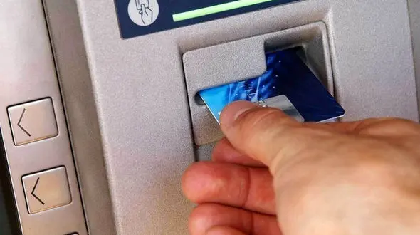 ببینید / سرقت خودپرداز بانک به روش فیلم‌های هالیوود