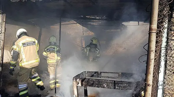 اتاقک نگهبانی باغی در شهر ری آتش گرفت + عکس