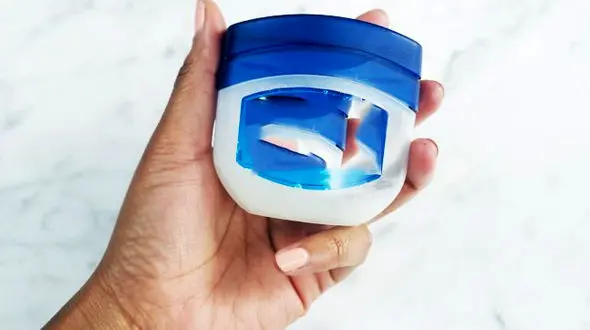 زیبایی پوست و مو با وازلین