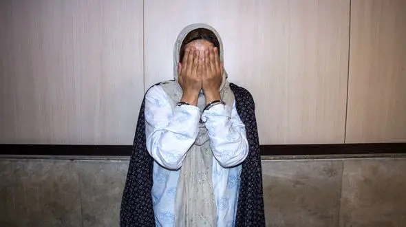 فیلم گفتگو با زن قاتل / صبح وقتی در خانه صابر بیدار شدم او مرده بود! + عکس 