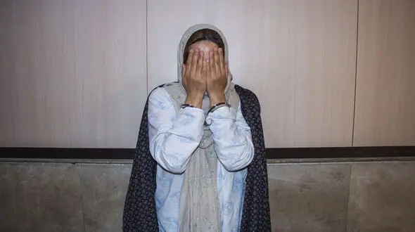فیلم گفتگو با زن قاتل / صبح وقتی در خانه صابر بیدار شدم او مرده بود! + عکس 