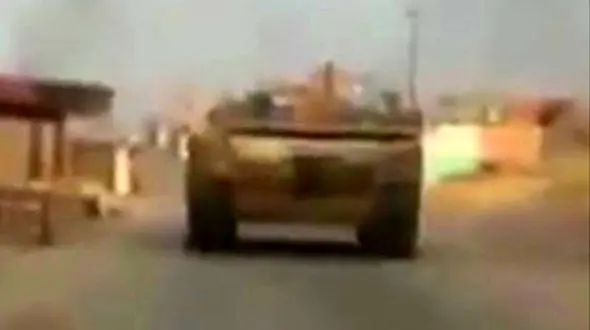 لحظه حمله انتحاری داعش به یک تانک عراقی + فیلم 