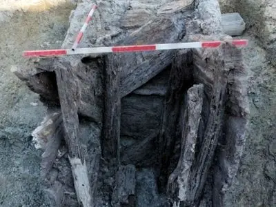 کشف جواهرات ارزشمند زیر اتوبان؛ طلا، نقره و کهربا