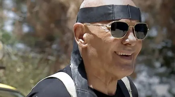 ژست رزمی جمشید هاشم پور رقیب تهرانی هادی چوپان با عضله های آهنین/ لقب پدر بدنسازی سینمای ایران برازندشه