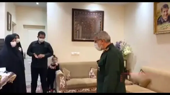 حضور سرزده سردار قاآنی در منزل یار وفادار سردار سلیمانی+عکس