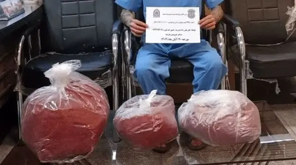 زعفران در نقش مسافر! / کشف زعفران میلیونی در بازرسی فرودگاهی 