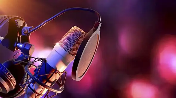 غوغای عکس های خصوصی از جشن تولد خانم خواننده ! / همه چیز گران و لاکچری !