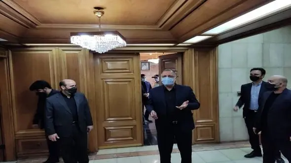 علیرضا زاکانی وارد شورای شهر شد / او امروز رسما شهردار تهران می شود + فیلم