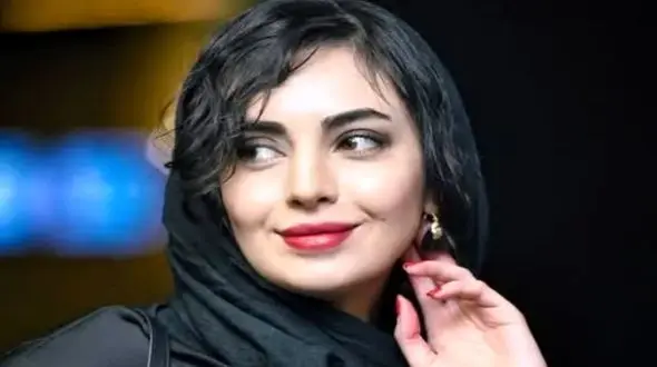 سفر در زمان/ سبک پوشش مهشید جوادی بازیگر بچه مهندس سال ۱۴۰۴