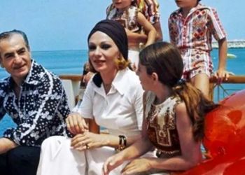 عکس سفر در زمان /  محمدرضا پهلوی و فرح دیبا  در تایلند / 2 ملکه و 2 شاه کنار هم ... / 1968 میلادی