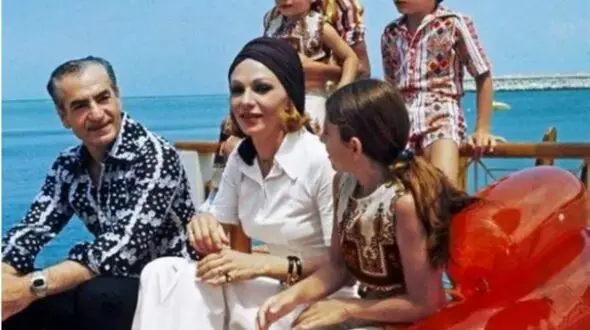عکس سفر در زمان /  محمدرضا پهلوی و فرح دیبا  در تایلند / 2 ملکه و 2 شاه کنار هم ... / 1968 میلادی