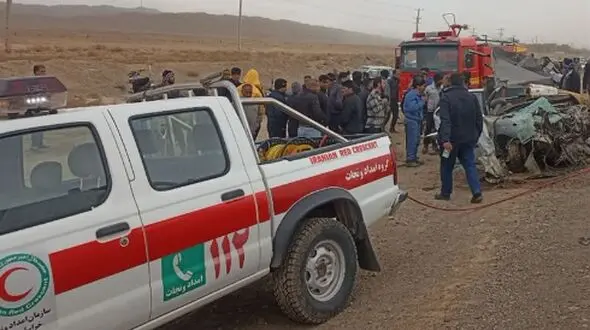 مرگ دلخراش یک خانواده در برخورد سمند با کامیون در فیروزآباد