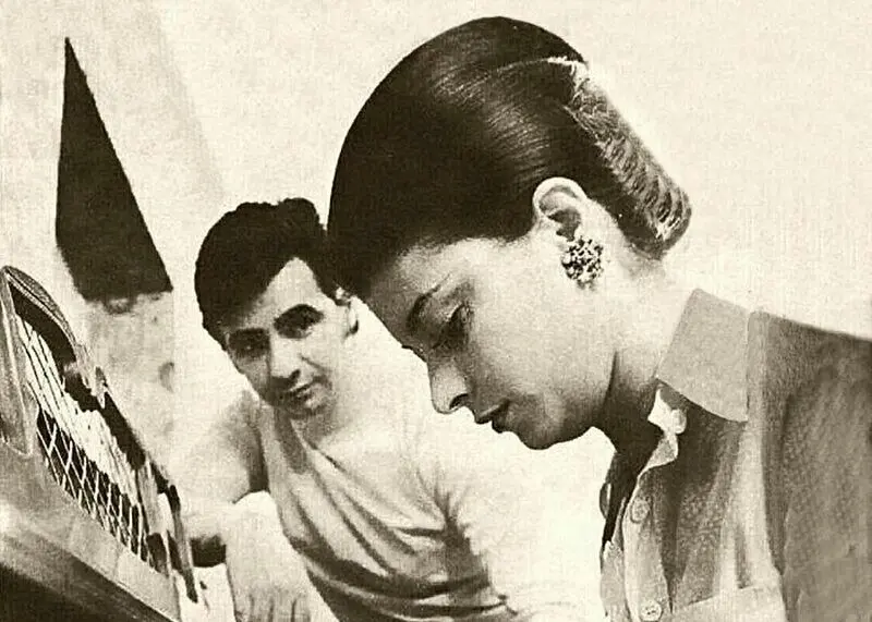 همسر عارف خواننده
