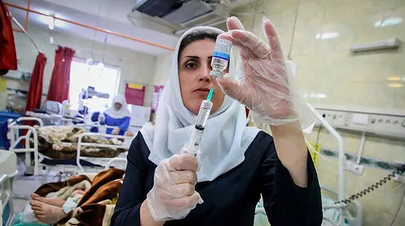 آقای وزیر بهداشت؛ صدای پرستاران را بشنوید/ مطالبه فوری پرستاران، توقف پذیرش در غیرانتفاعی‌ها و تعیین تکلیف معاونت پرستاری