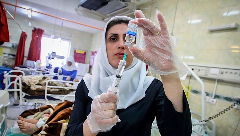 آقای وزیر بهداشت؛ صدای پرستاران را بشنوید/ مطالبه فوری پرستاران، توقف پذیرش در غیرانتفاعی‌ها و تعیین تکلیف معاونت پرستاری
