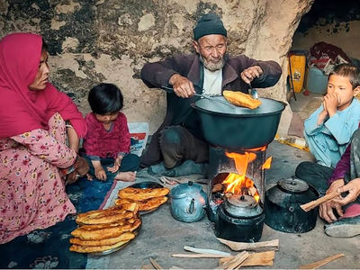 لذت آشپزی سنتی افغانستانی؛ نان و منتو در غار دورافتاده + فیلم