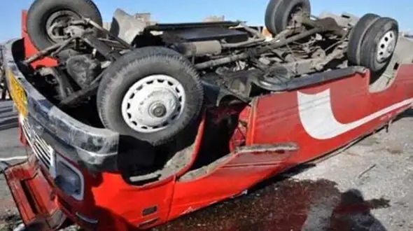 واژگونی خودروها در چناران حادثه آفرید/ 21 نفر مصدوم شدند