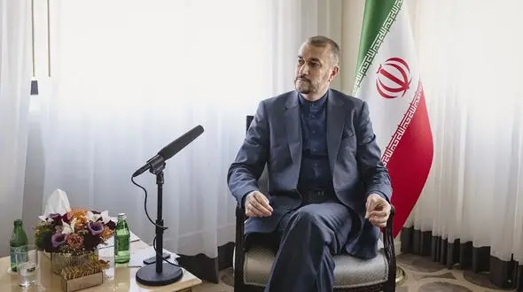 ایران جایی نیست که کسی بتواند کودتا یا انقلاب رنگین کند