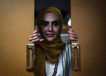 سلفی شیوا مکینیان بازیگر  سریال پایتخت در آسانسور / رونمایی شری جان از عاشقانه هایش : هر محال از دست او ممکن شود هر ....