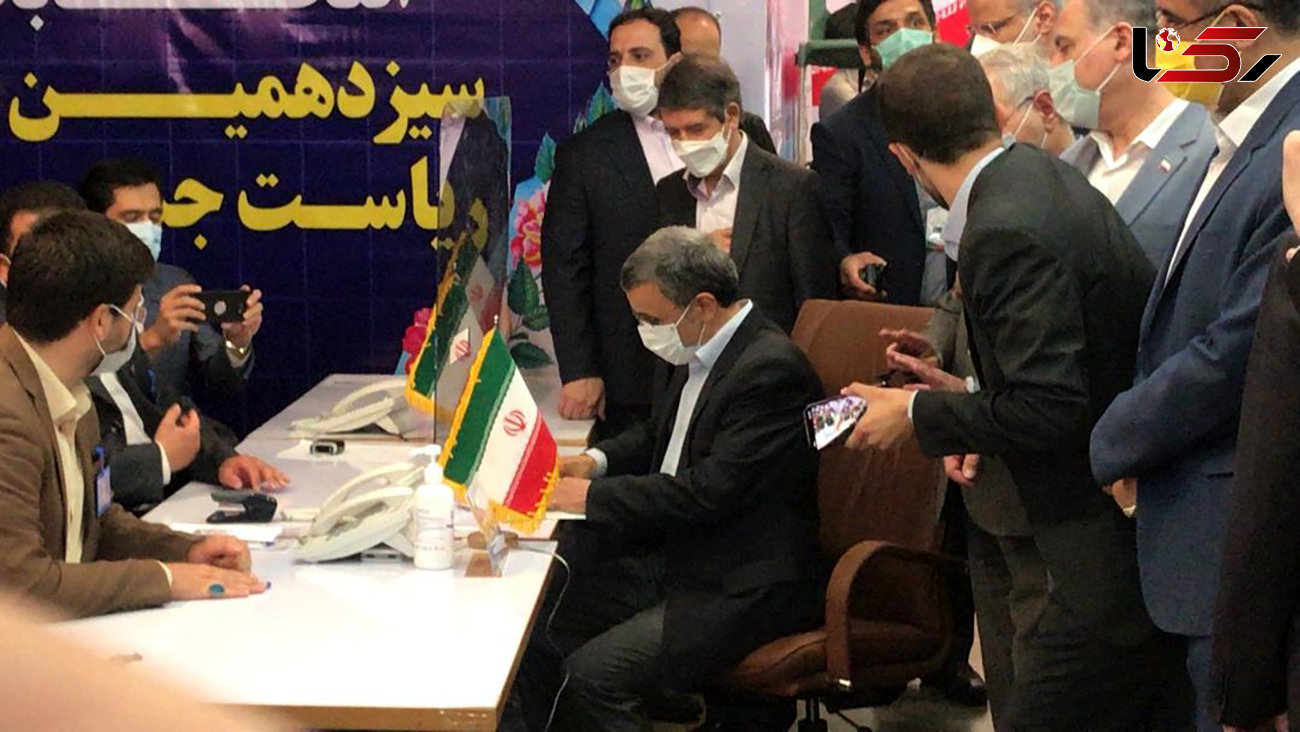 فیلم لحظه ثبت نام محمود احمدی نژاد در انتخابات 1400