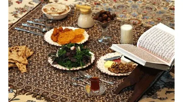 در ماه رمضان چه چیزهایی باید خورد و چه چیزهایی نباید خورد؟