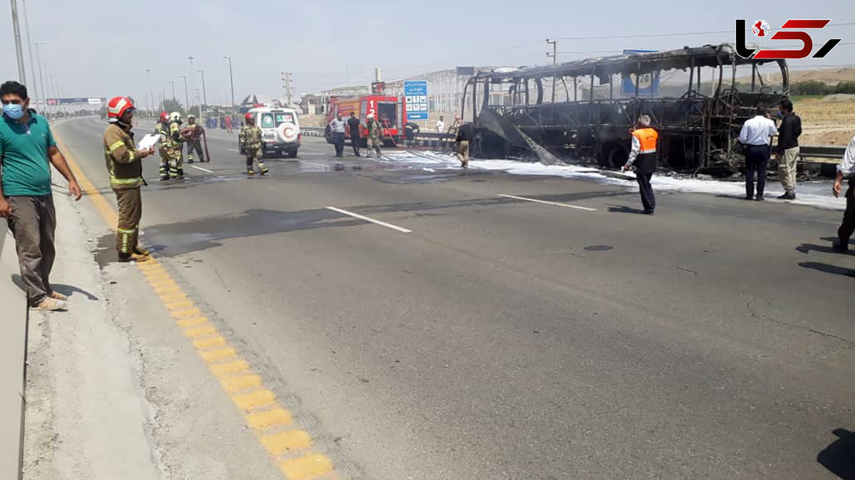 4 عکس وحشتناک از آتش گرفتن اتوبوس مسافربری در جاده تهران _ قم 