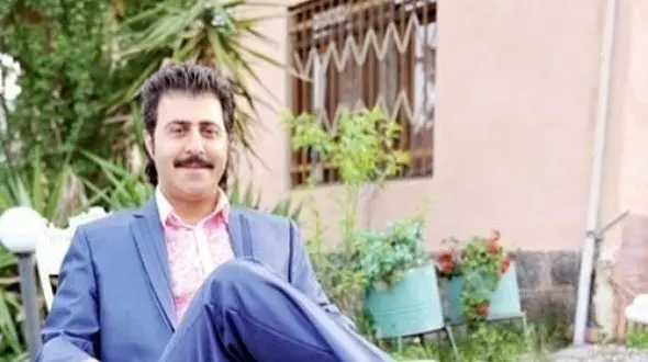 فیلم /هومن حاجی عبداللهی : در پایتخت دستمزدم ماهی 12 تومن بود/ برای نقش رحمت مثل آدم از خونه رفتم و مثل خروس برگشتم پیش زنم !