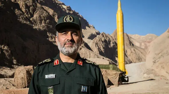 
پاسخ سردار حاجی زاده به نامه کودک ۱۲ ساله که دوست دارد به هوافضای سپاه برود + متن و تصاویر
