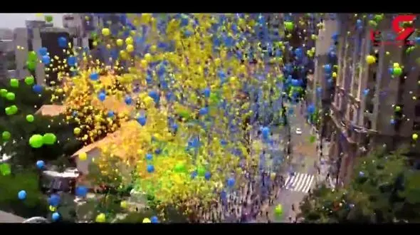 رها کردن پنجاه‌هزار بادکنک به مناسبت سال نوی میلادی+فیلم