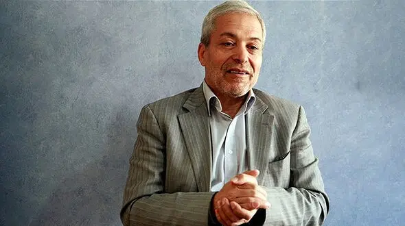 پیمانکاران را ترسانده اند/ 18 هزار متر ساخت و ساز در پایتخت بدون مجوز / مترو تهران دکترای حمل و نقل ندارد + فیلم