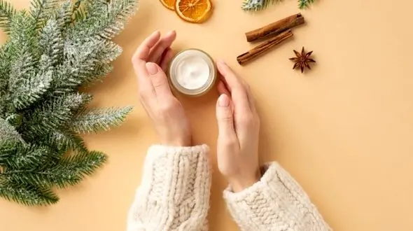 ۸ خاصیت شگفت‌انگیز دارچین برای زیبایی و سلامت + ۴ روش تهیه ماسک دارچین