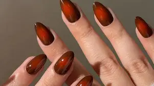 مدل‌ های ناخن پاییزی شیک و خاص برای خانم‌ های خوش‌ سلیقه