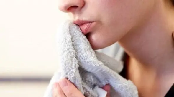 کبودی لب از چه بیماری خبر می دهد؟