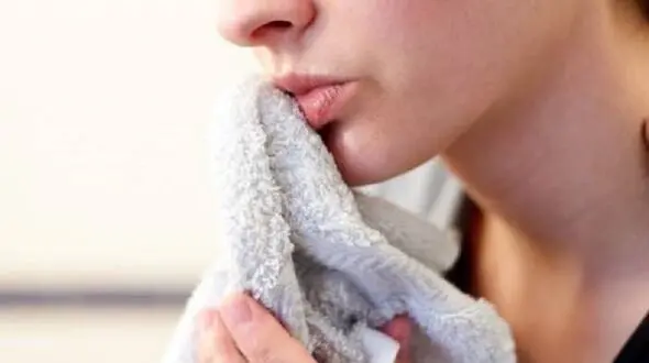 کبودی لب از چه بیماری خبر می دهد؟