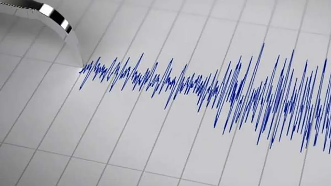 زلزله 4/4 ریشتری در بندر گناوه / زمین لرزه ها دست بردار نیستند