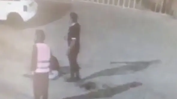 فیلم لحظه قتل جوان اصفهانی در پارکینگ میدان نقش جهان 