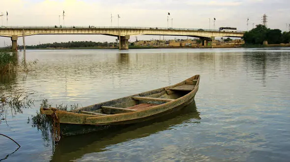 خودکشی دختر 25 ساله در اهواز / 4 مرد او را بیرون کشیدند