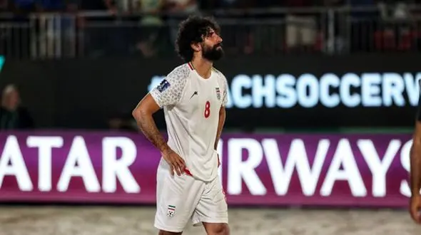 ملی پوش فوتبال ساحلی ایرانی کارتون فوتبالیست ها را بازسازی کرد! + فیلمی که بازدید میلیونی گرفت