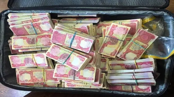 کشف قاچاق دینار عراقی در قم