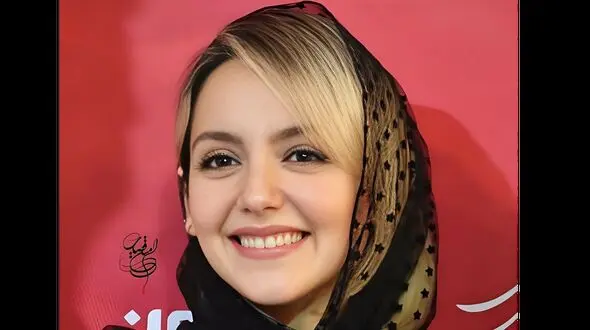 تیپ فیروزه ای نازنین بیاتی با یک کیلو آرایش + عکس 