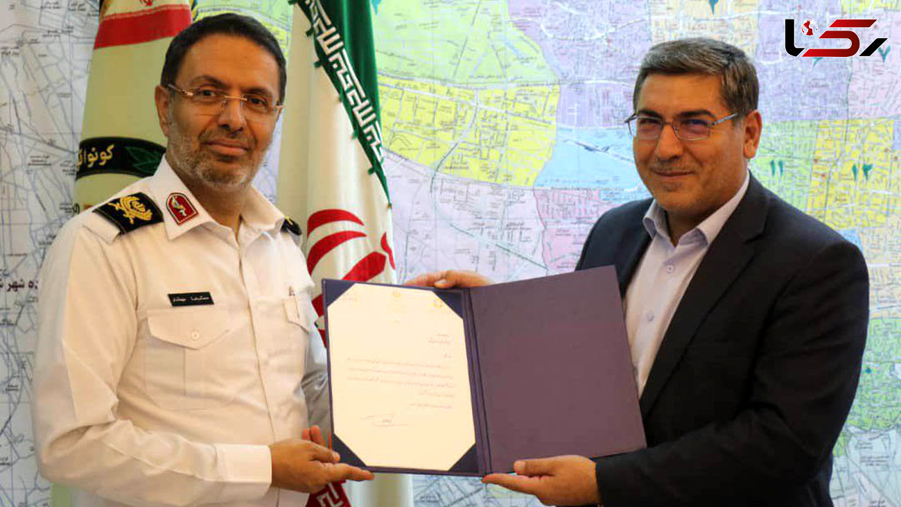 اهدای لوح تقدیر به رئیس پلیس راهور تهران بزرگ