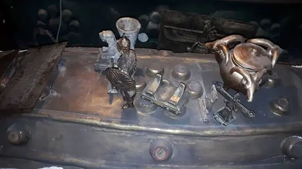  بازداشت فریبکار حرفه ای در مراغه / عتیقه های میلیونی تقلبی از آب در آمد 