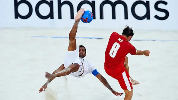 دستکش و توپ طلای جام جهانی به ملی پوشان ساحلی ایران رسید 