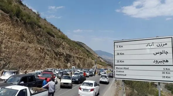 موج بازگشت مسافران نوروزی شدت گرفت؛ ترافیک سنگین در هراز و فیروزکوه 