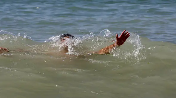 رودخانه زاینده رود جوان 27 ساله را بلعید / جنازه به سردخانه منتقل شد