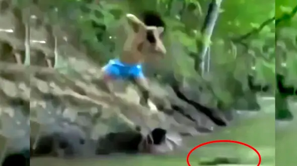 فیلم رفیق ترین مرد جهان ! / فداکاری عجیب در نجات دوستش ! / شوکه می شوید