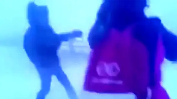 فیلم سرما و یخبندان شدید و بازگشت دانش آموزان به خانه های شان / روسیه