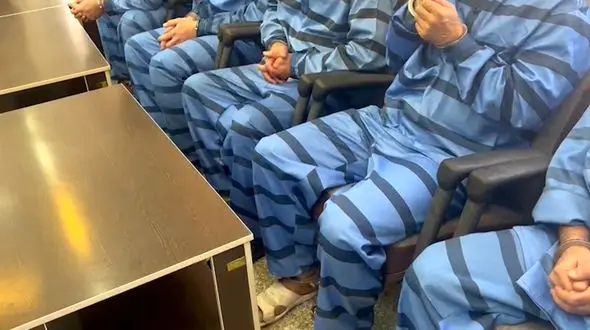 ببینید / لحظه آزادی 7 قاتل اعدامی در دادسرای امور جنایی تهران / خودنویس بازپرس معجزه کرد + فیلم