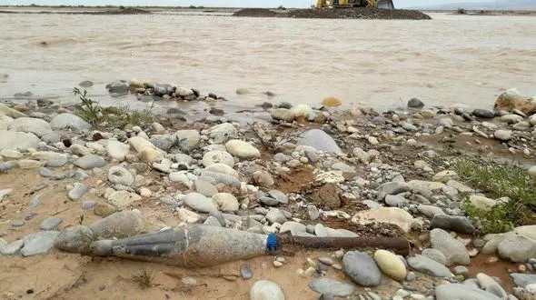 عکس از گلوله عمل نکرده آر پی جی در مهران بعد از باران